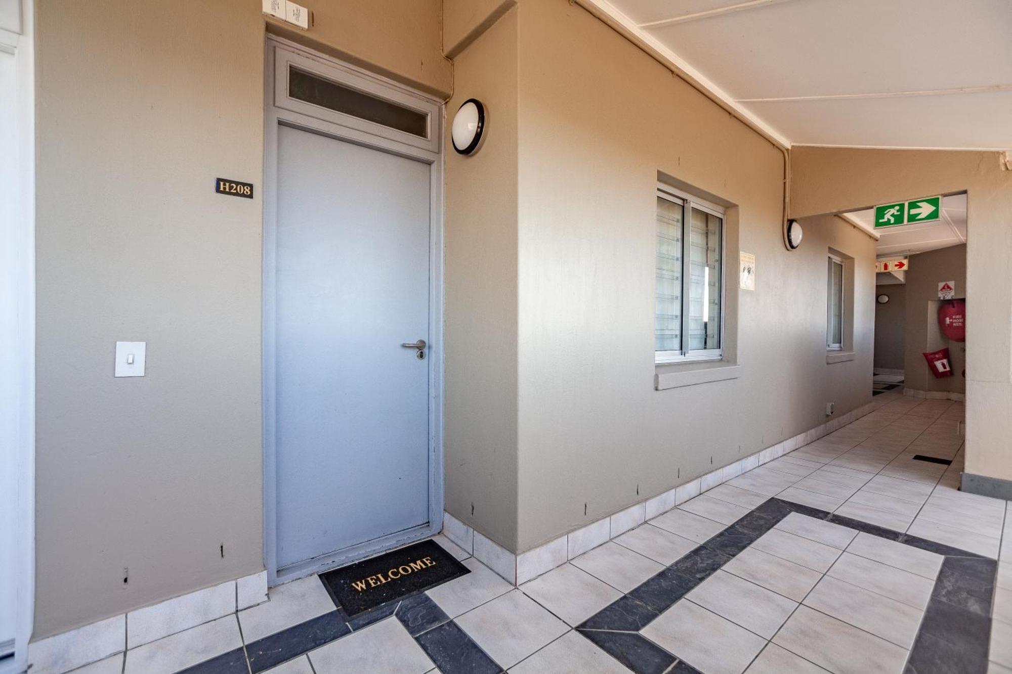 Luxury Private Beachfront 2 Bedroom Dolphin Apartment, Blouberg, Cape Town Exterior photo