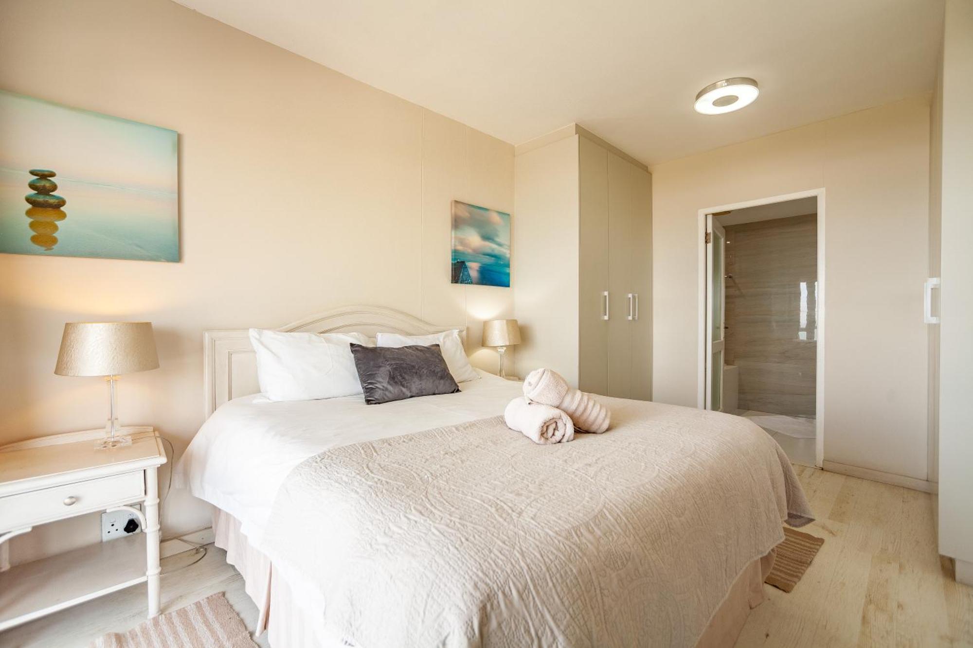 Luxury Private Beachfront 2 Bedroom Dolphin Apartment, Blouberg, Cape Town Exterior photo