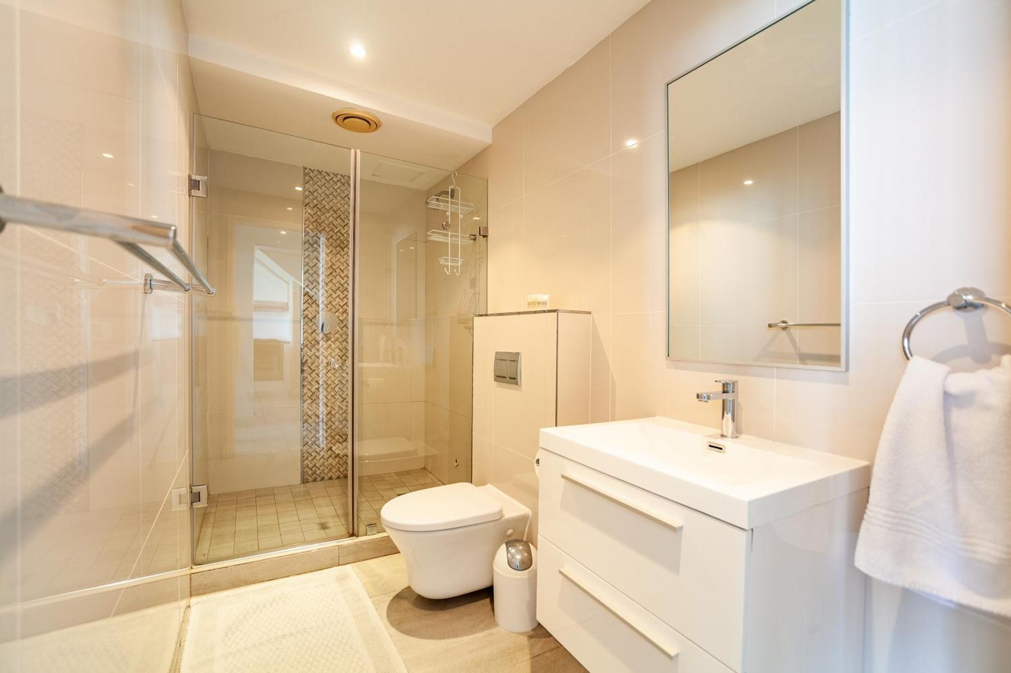 Luxury Private Beachfront 2 Bedroom Dolphin Apartment, Blouberg, Cape Town Exterior photo